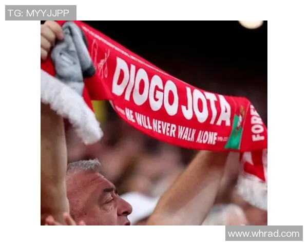 足球传奇谢幕之战回顾：球迷泪目致敬的最后一场比赛