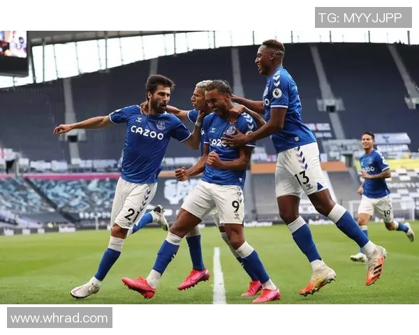 足球后卫新星崛起：现役顶级后卫球员的实力与影响力分析